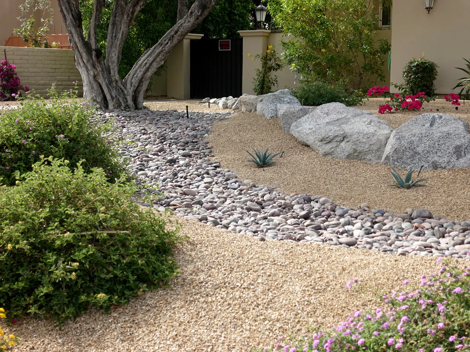 Creative River Rock Landscaping Ideas